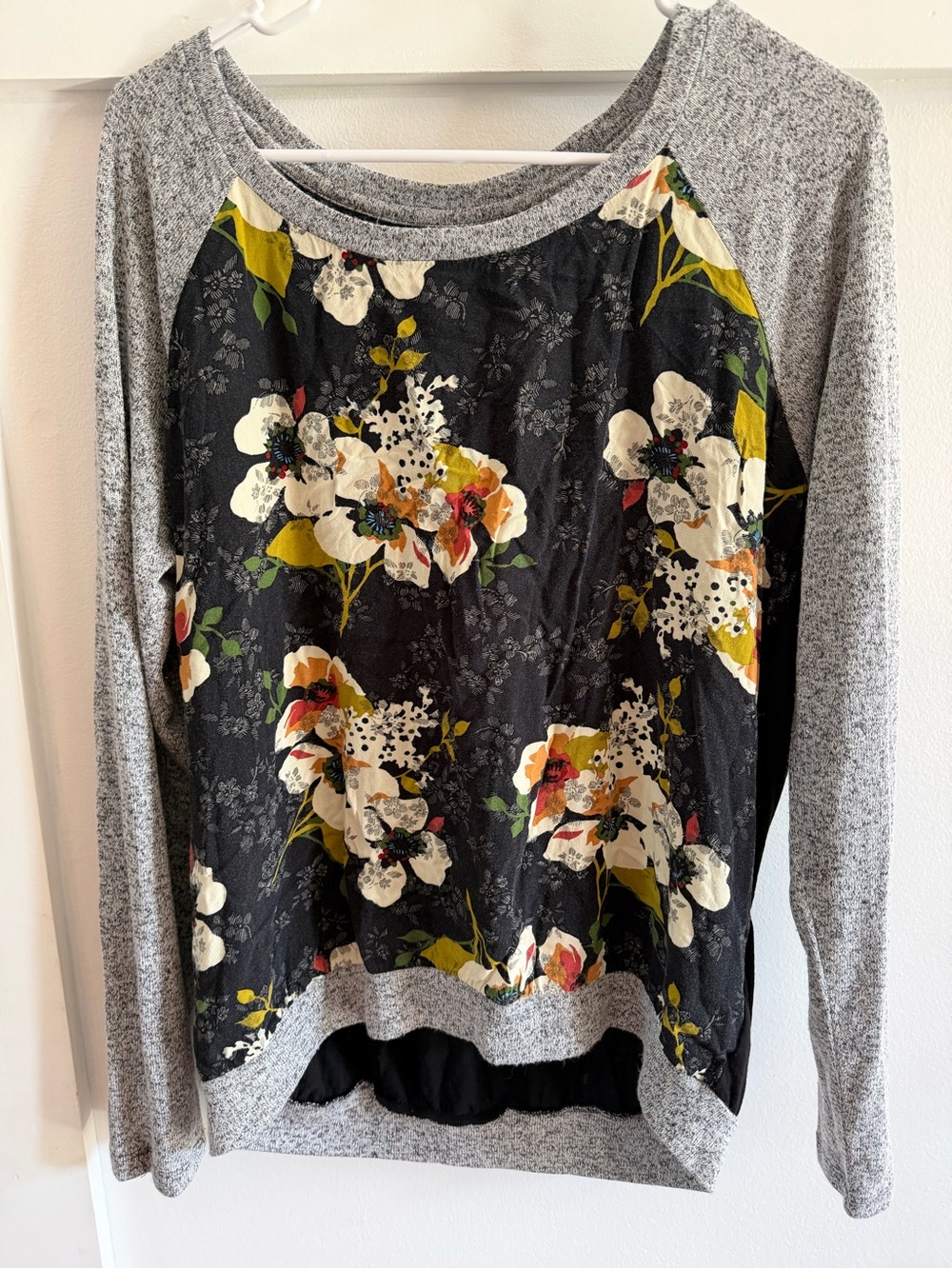 Kut from the Kloth Black Floral Raglan Sweatshirt with Gray Sleeves